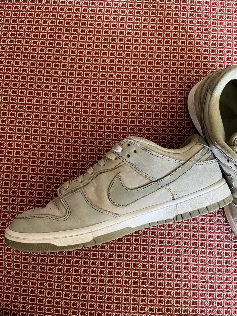 Nike Women’s Low-Top Dunks Sneakers Neutral Olive/Neutral Olive/Sail DV7415-200